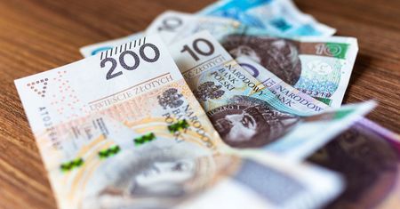 Waloryzacja emerytur w 2027&nbsp;r. Minimalna przekroczy 2000 zł. Prognozy nie są zadowalające