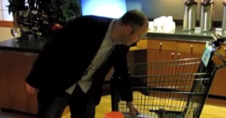 Wózek na zakupy podpowie, co masz kupić [wideo]