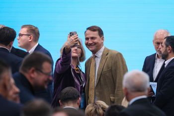 Sikorski kpi z Orana. Razem studiowali, przypomniał słowa profesora