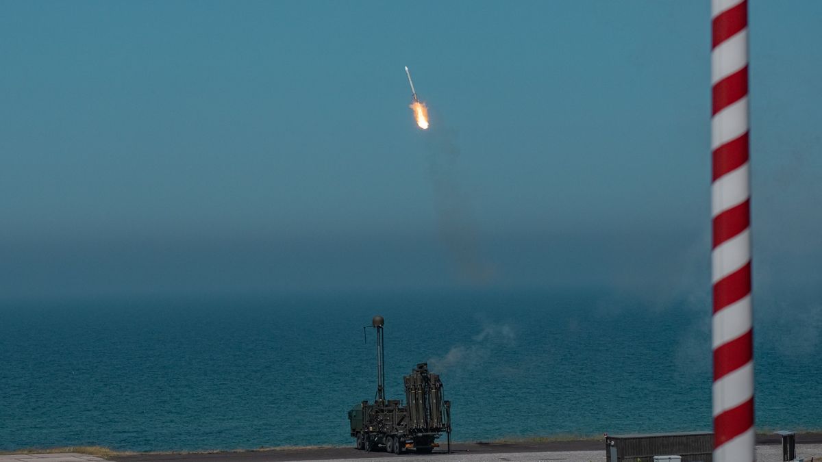 "Mała Narew" podczas strzelań poligonowych.