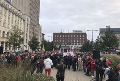 Warszawa. Protest antycovidowców. Buntują się przeciw pandemii