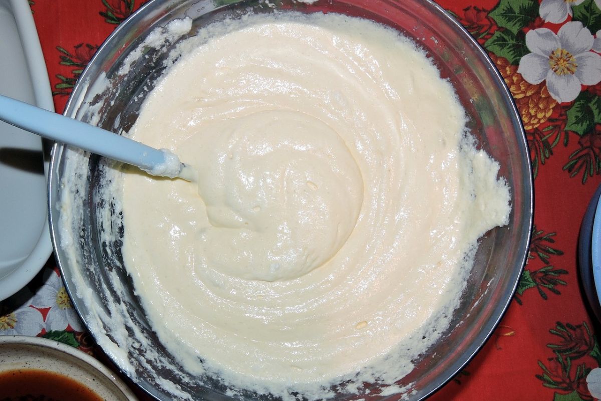 You'll prepare a dessert with mascarpone and cream in just a few moments.