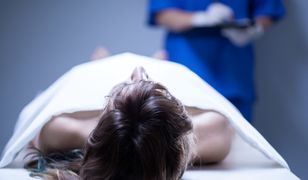 Miała być pochowana w sukni ślubnej i makijażu. Problemem była twarz "panny młodej"