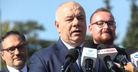 Jacek Sasin zapewnia: paliwa nie zabraknie. I wyjaśnia skąd tak niskie ceny na stacjach