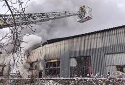 Lublin. Słup dymu nad miastem. Pożar hali magazynowej