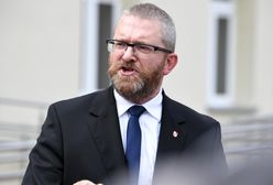 Zawiadomienie do prokuratury na Grzegorza Brauna. Zieloni mówią o "foliarzach" z PiS i Konfederacji