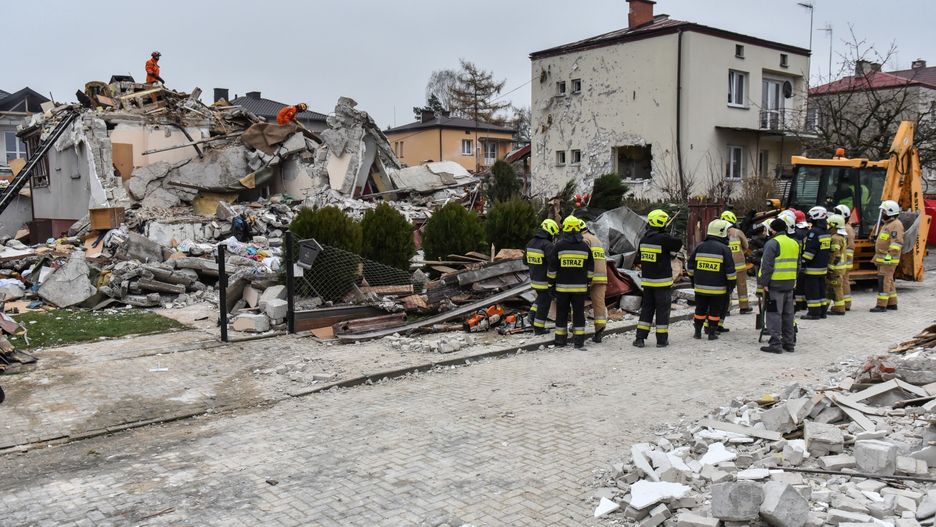 Puławy. Wybuch gazu w jednorodzinnym domu. Strażacy znaleźli dwa ciała