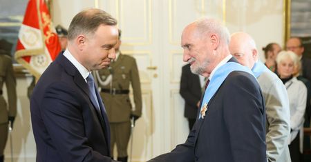 "Burza z piorunami". Duda był zszokowany działaniami Macierewicza