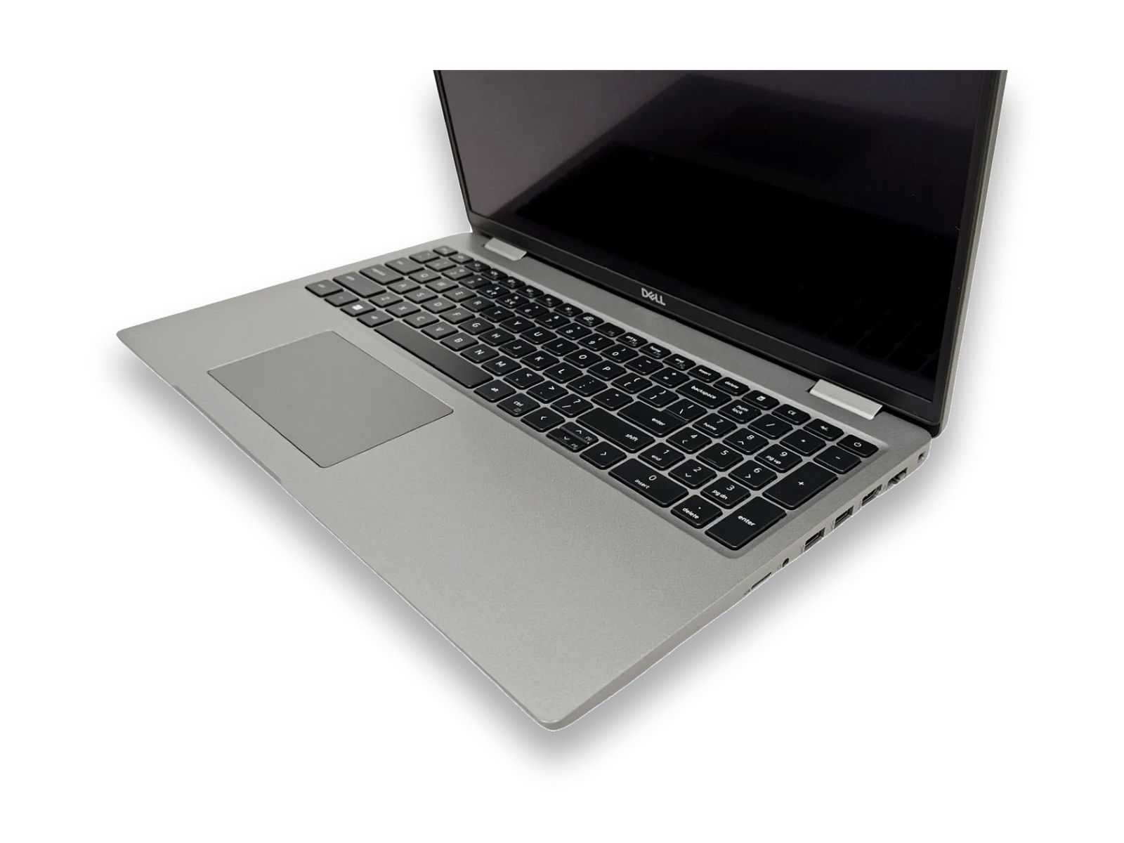 Komplet złączy: Thunderbolt 4, USB-A, HDMI, RJ-45, czytnik SD