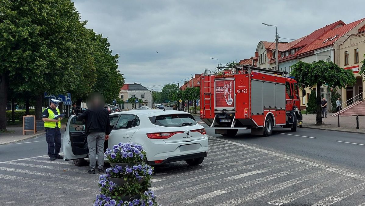 Policjant z konwojówki w dniu wolnym od służby udzielił pomocy potrąconej kobiecie w Gostyninie
