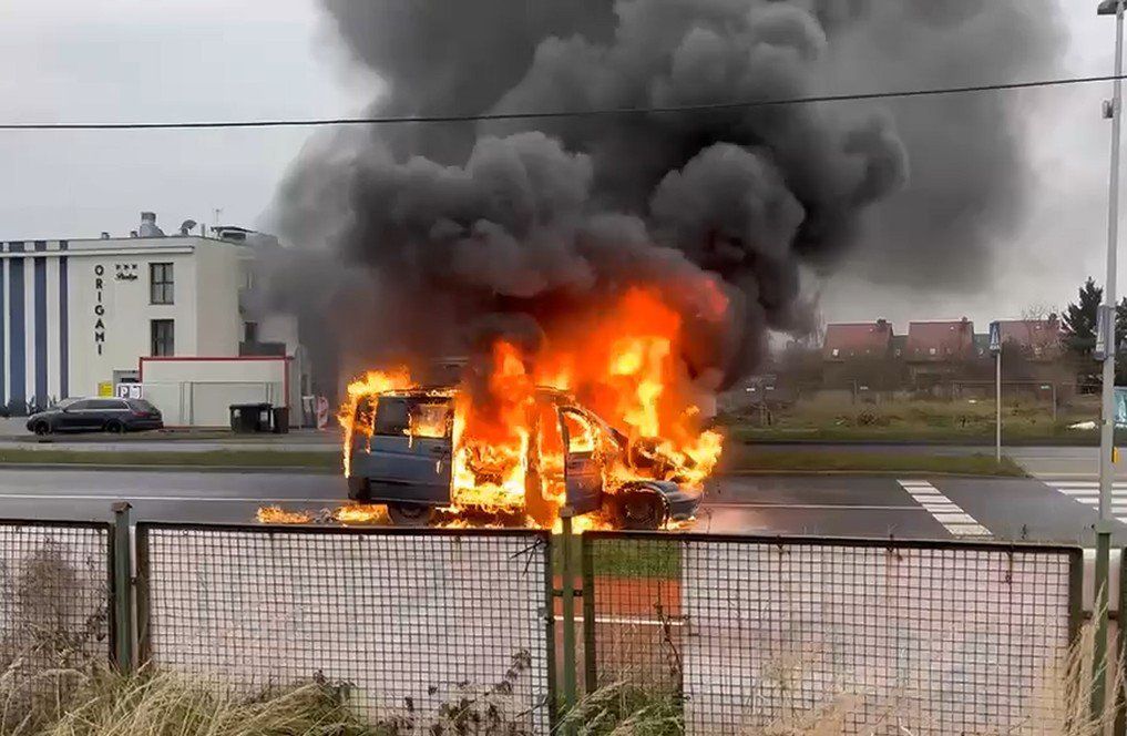 Pożar samochodu na ul. Szczecińskiej w Koszalinie