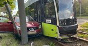 Gorzów Wielkopolski. Kierujący nissanem wjechał wprost pod tramwaj. Zignorował znak stop