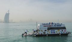 Carrefour otworzył w Dubaju pływający supermarket