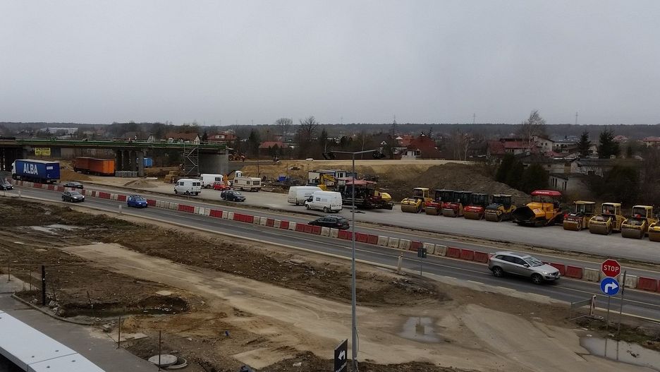 Śląskie. W Starostwie Powiatowym w Żywcu podpisano umowy na realizację inwestycji drogowych.