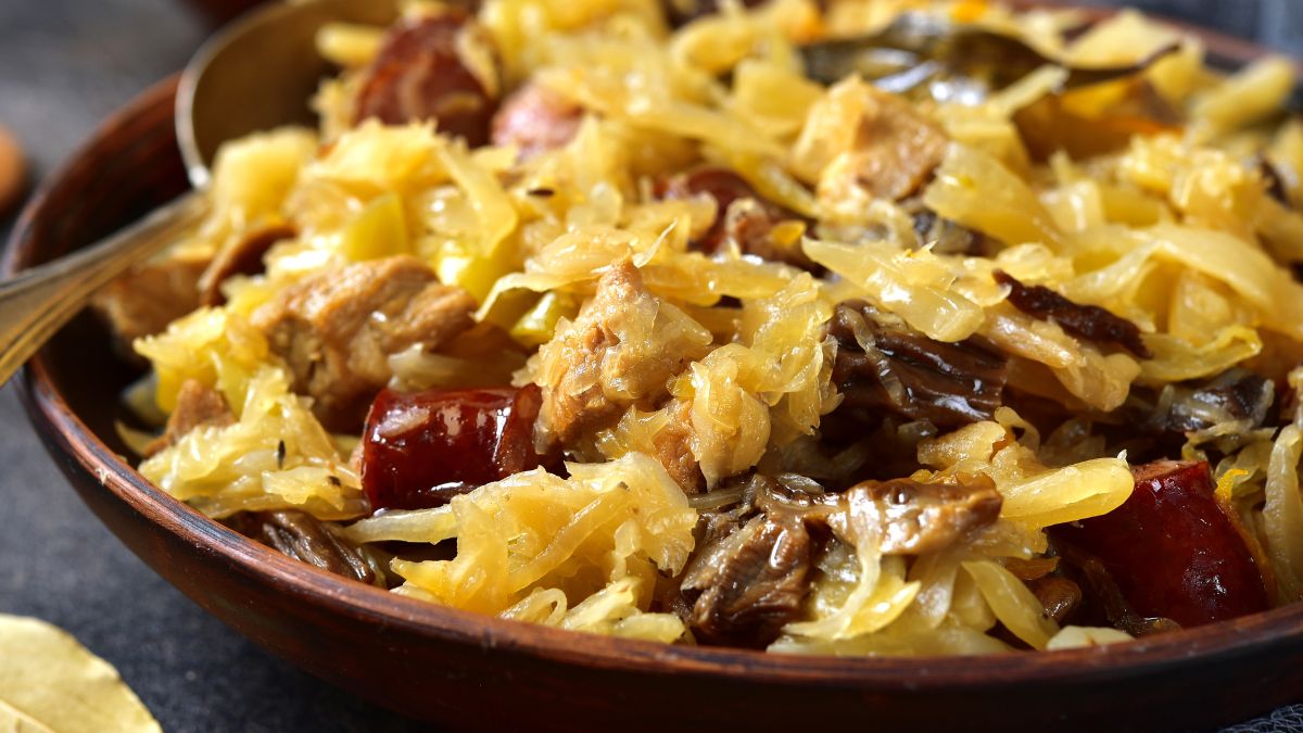 Kapusta po góralsku jest treściwa i aromatyczna