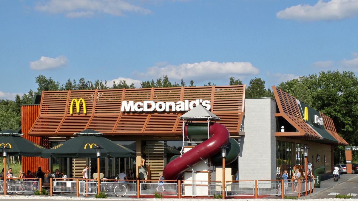 16-latka dźgnięta przed McDonald's. Zdj. ilustracyjne 