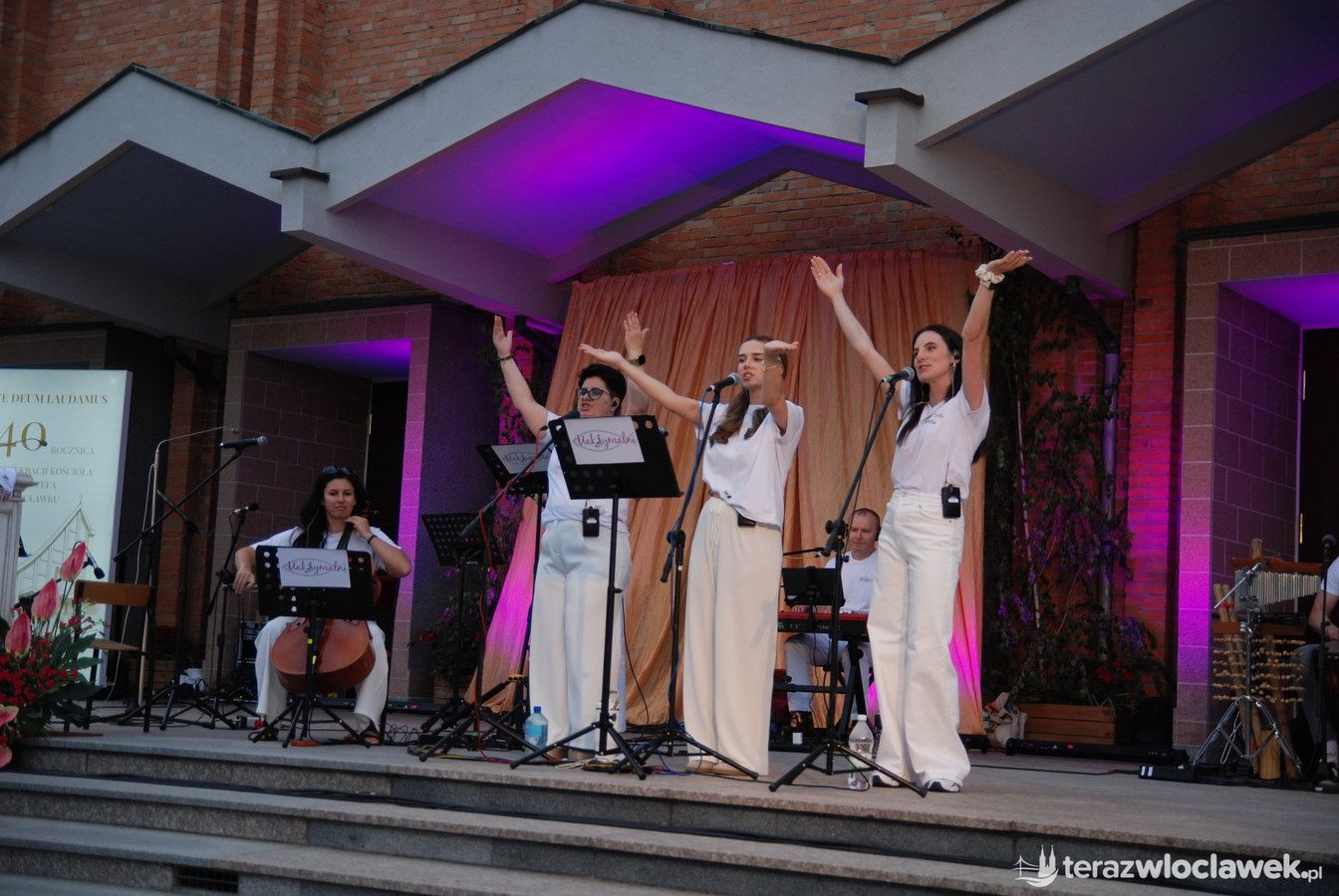 Koncert muzyki chrześcijańskiej na Zazamczu