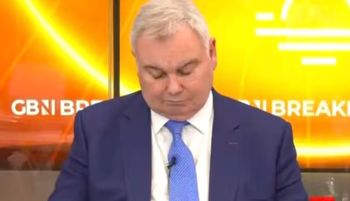 Legenda przyłapana na wizji. Ujęcie obiegło kraj. Holmes się tłumaczy