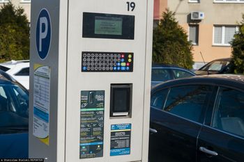 Kody QR na parkomatach. Tak oszuści wyłudzali pieniądze