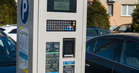 Kody QR na parkomatach. Tak oszuści wyłudzali pieniądze