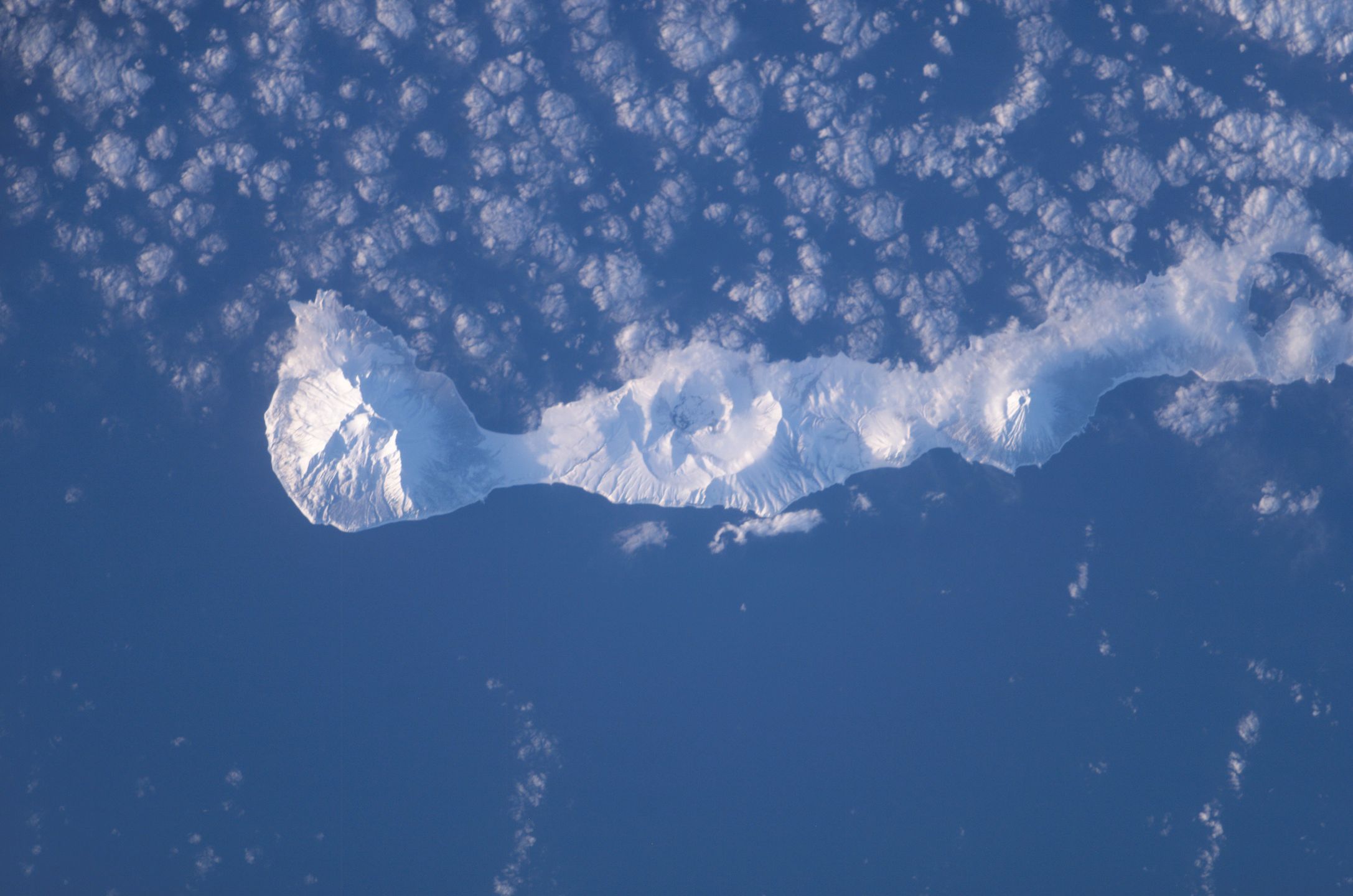 Wulkan Zavaritskii na archipelagu Wysp Kurylskich - zdjęcie NASA