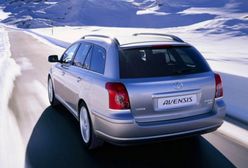 Nowa Toyota Avensis stawia pierwsze kroki