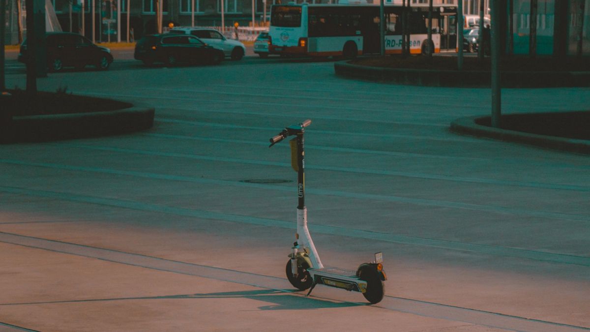 Elektryczne hulajnogi kilka centymetrów za długie? Nowe przepisy mogą stanowić problem 1
