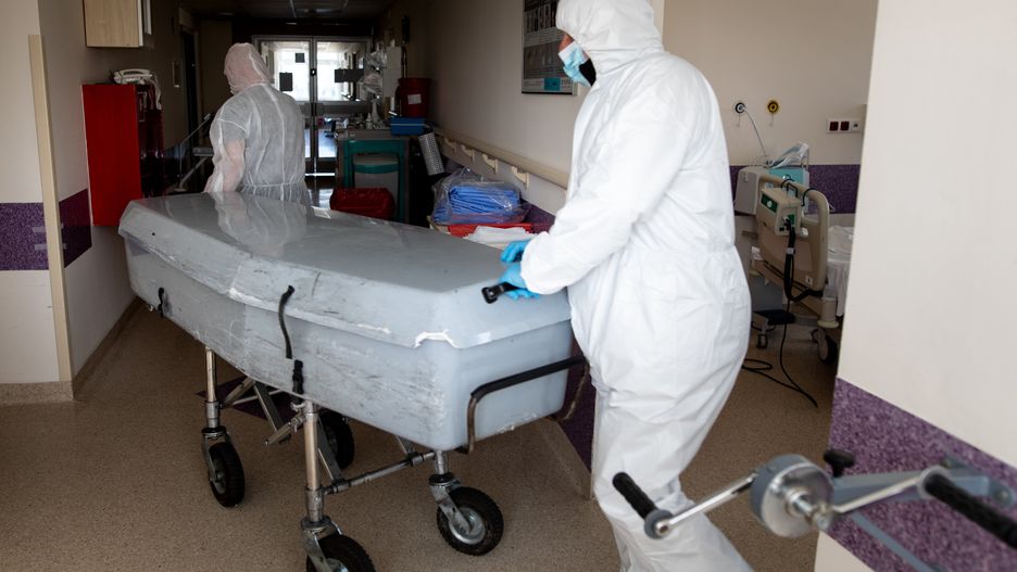 IV fala epidemii. Jest nowa prognoza o liczbie zgonów w najbliższych tygodniach