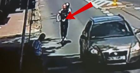 Jechali hulajnogą. Kierowca zahamował. A oni? Fatalny finał