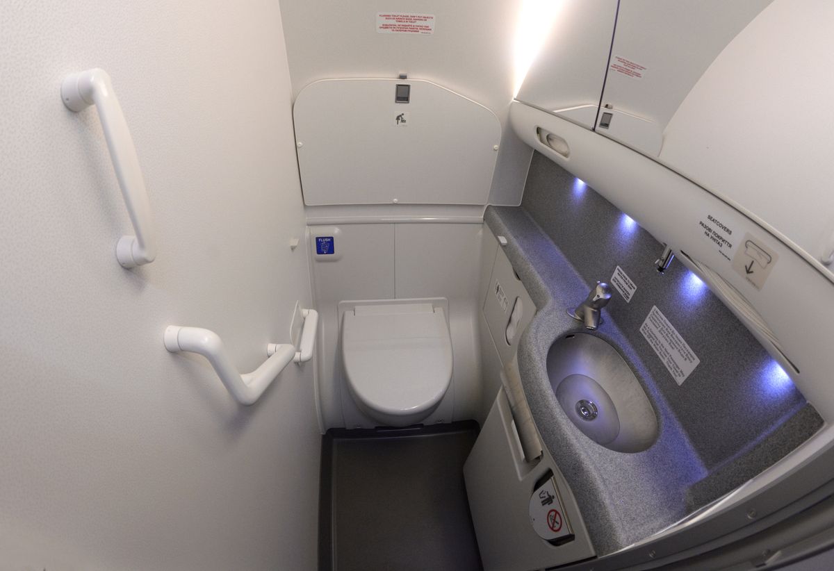 Toaleta w samolocie 