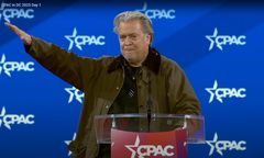 Nazistowski salut w USA. Były doradca Trumpa szokuje