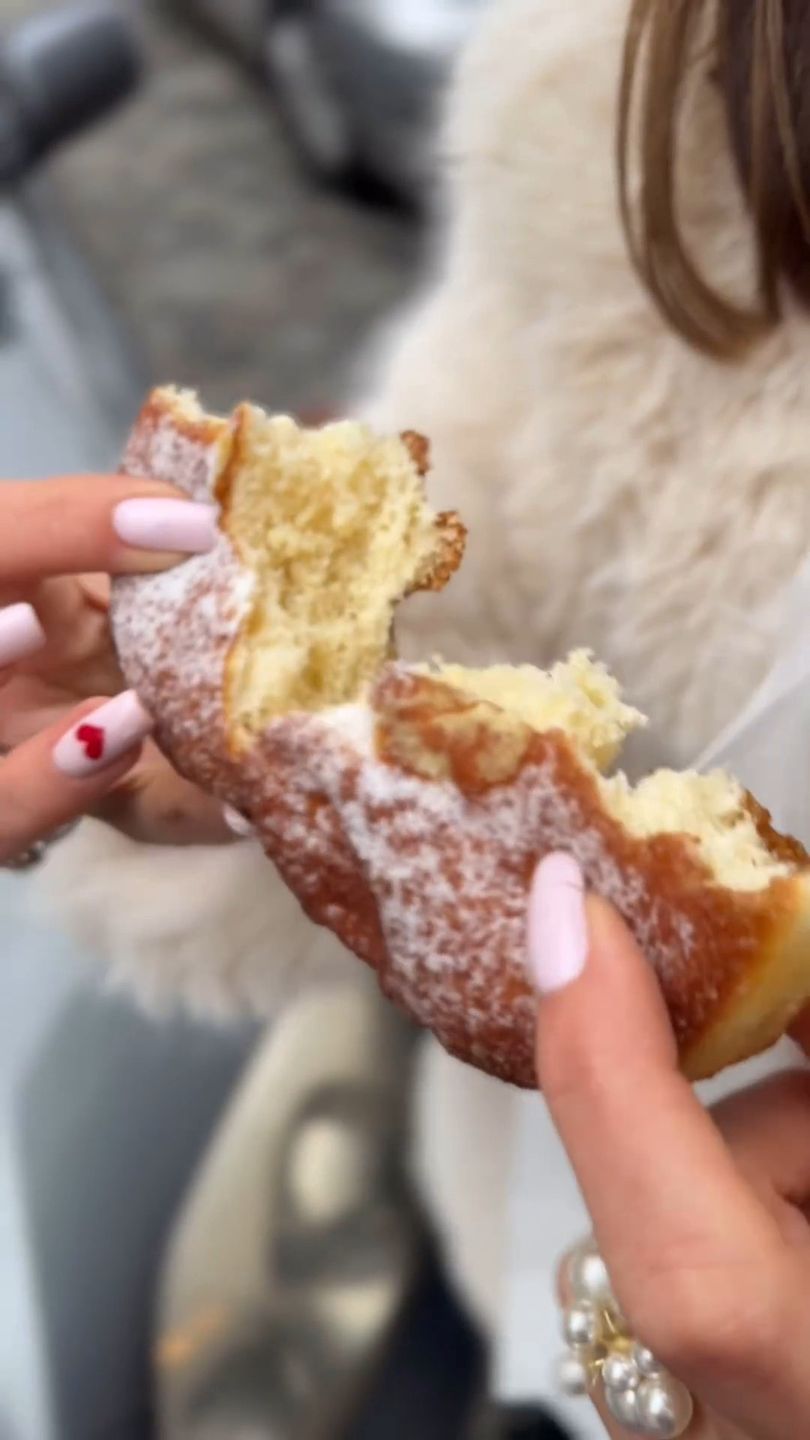 Degustacja pączka w wykonaniu Klaudii Halejcio