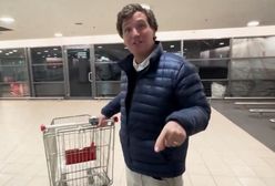 Tucker Carlson zachwyca się w Rosji wózkiem na monety. "Czyli jest za darmo, ale trzeba zwrócić"