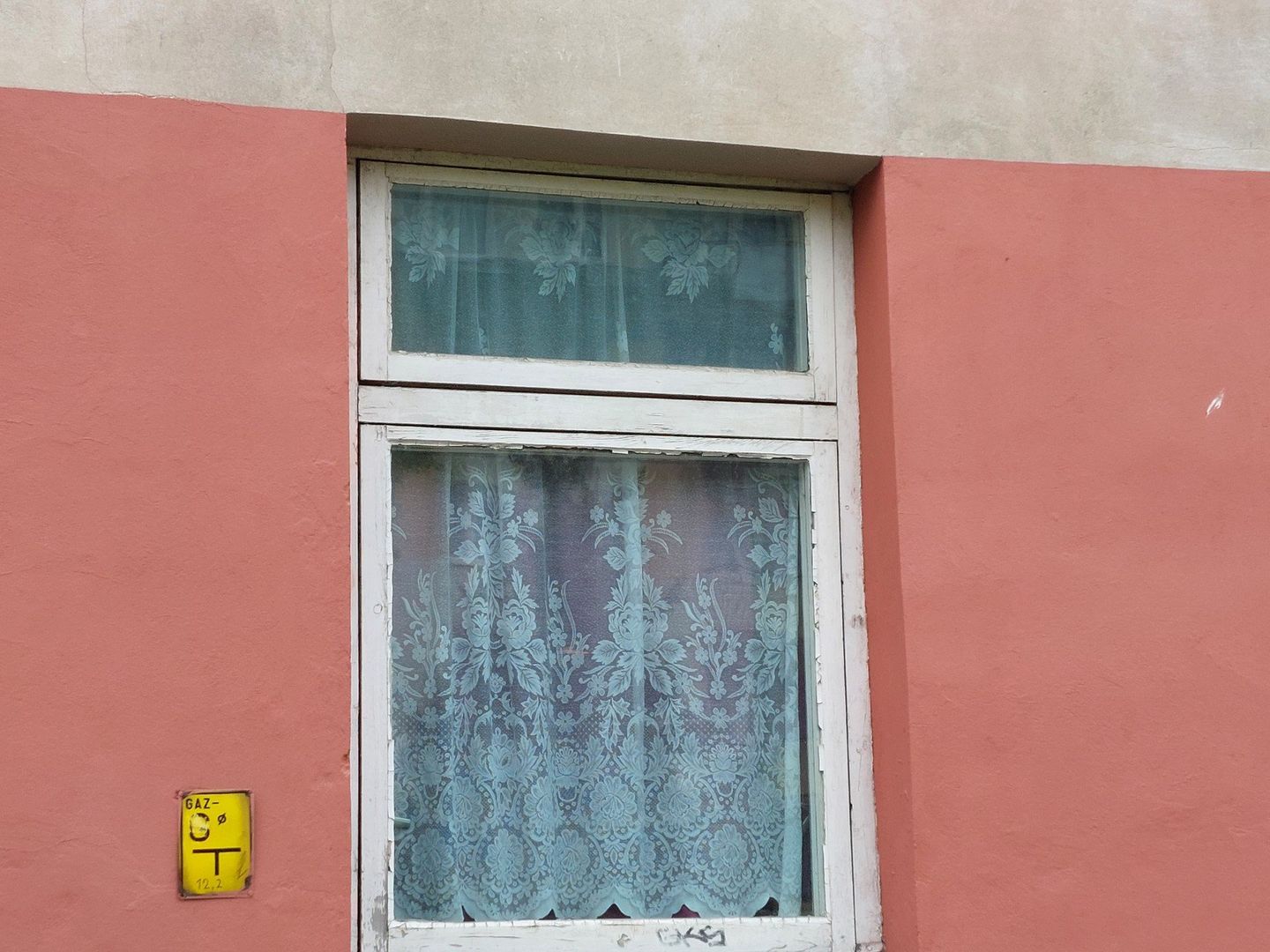 Żłobek na Rządzu w Grudziądzu od lat czeka na remont. Władze miasta próbują pozyskiwać na ten cel środki zewnętrzne. Jak dotąd bezskutecznie. Tymczasem znalazły się pieniądze na budowę parkingu na tym osiedlu