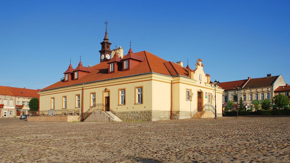 Ratusz w Zakliczynie przed rewitalizacją miasta w 2015 r. 