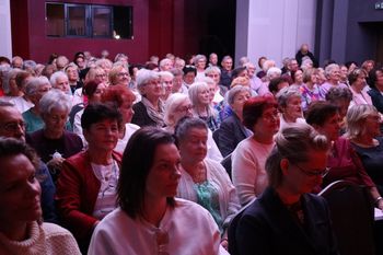 Gniezno: Seniorzy świętowali w MOK-u! Zagrały dla nich swojskie "Ślymoki"