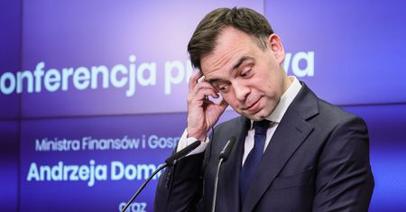 Obniżka VAT na paliwa? Minister finansów zabrał głos