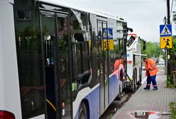 17-latek za kierownicą miejskiego autobusu. Doszło do kolizji