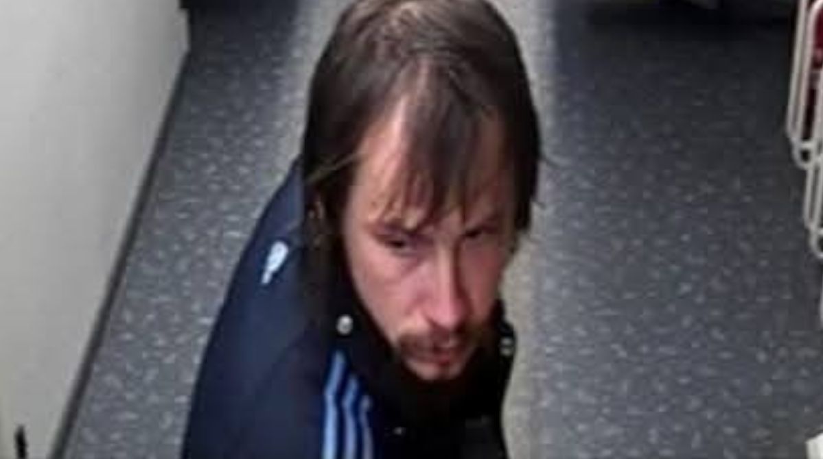 Zaatakował konduktorkę na Śląsku. Szuka go policja