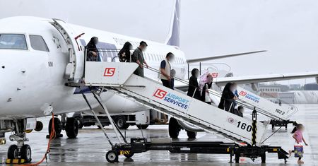 Ewakuowani Afgańczycy składają wnioski. Chcą pozostać w Polsce