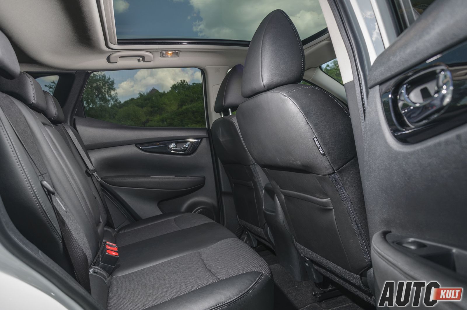 Nissan Qashqai dCi 130 4x4 Tekna - test [galeria zdjęć] 16