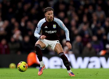 Arsenal rozbił Aston Villę. Matty Cash pauzował