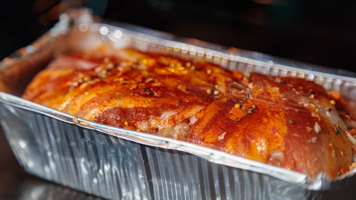 Już nie smażę kotletów ociekających tłuszczem. Z mięsa mielonego robię pyszny klops