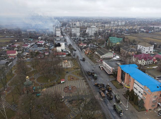 Zniszczone rosyjskie wozy bojowe na ulicy Borodzianki.