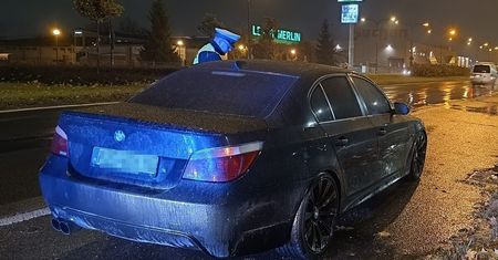 Policyjny nalot na zlot samochodowy w Lublinie. Efekt? 39 ujawnionych wykroczeń i 8 zatrzymanych dowodów rejestracyjnych