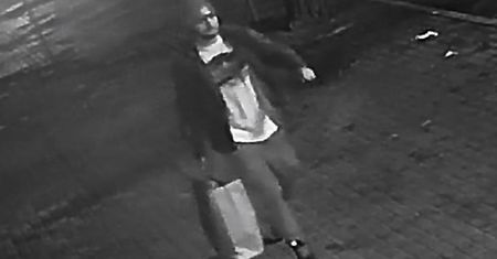 Groza w Pile. Przyszedł do kantoru z karteczką. Szuka go policja