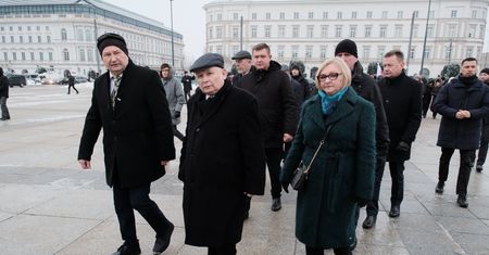 Miesięcznica katastrofy smoleńskiej. Na mszy ponad 60 osób