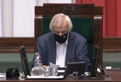 Symbol błyskawicy. Ryszard Terlecki w Sejmie zarzuca opozycji wykorzystywanie symboli nazistowskich