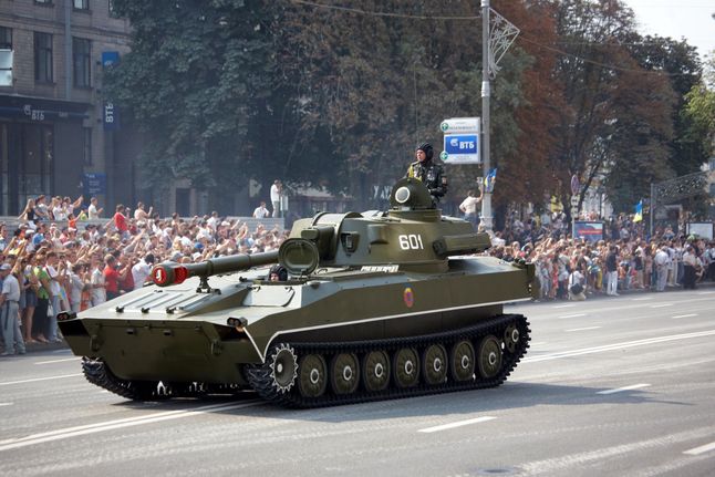Ukraińska samobieżna haubica 2S1 Goździk. Dziesiątki egzemplarzy tego sprzętu trafiły do Afryki