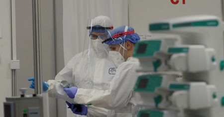 Alarmujące prognozy. Naukowiec o ofiarach koronawirusa w Polsce